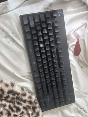 Logitech G915 TKL Lightspeed Wireless RGB Mechanical Gaming Keyboard Wireless